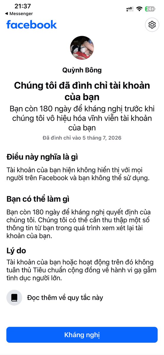quynp0ng_'s tweet photo. Huuhuuu cay quá có ai biết cách nào bán mà không bị khoá tài khoản không 😭😭😭😭😭 https://t.co/yGEVxHNOYl