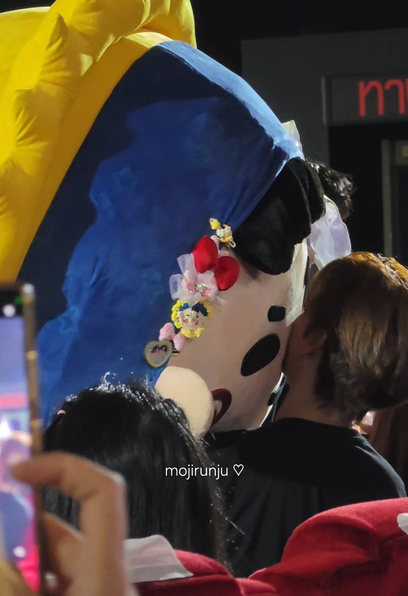mojirunju's tweet photo. โม่ดึงด๊าลงมาจุ๊บ อ๊ายยย 😘🌛
เด็กนี่ติดด๊างอมแงมมม

JUNIORMARK JUMMO X TSR5

#SFxJuniorMarkJummo
♡ #markjrtn #JUMMO ♡ https://t.co/u5GdAgV3BF