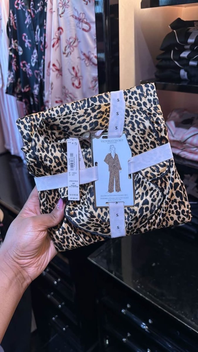 niy2pretty's tweet photo. Victoria’s Secret pajamas will forever be top tier! 😍🥰 https://t.co/FLq76S55Cw