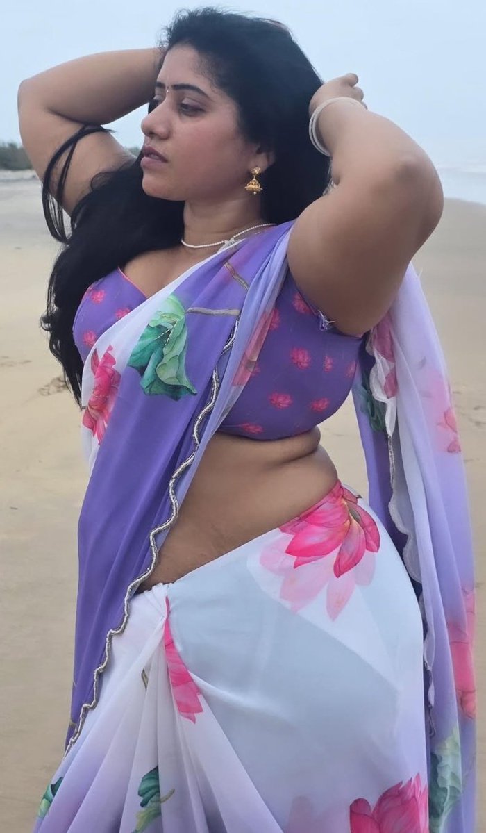 karthiGROW's tweet photo. #srinaidu Insta influencer but a pure cultural women next door looks and saree vibes is extra special... Neighborhood aunty feel for youngesters is her advantage. https://t.co/7blrHuq2MZ