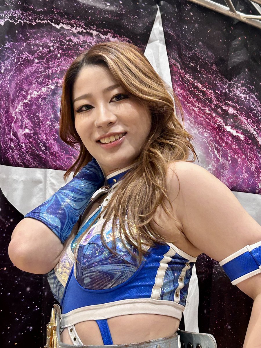 hixiko's tweet photo. 今日は念願の！ #STARDOM 初観戦🌟
花道がすぐそばで、選手を間近に見ることができて感激💕なんたって初観戦だから、試合も、セコンドや場外の様子も、見たいものありすぎて目が忙しかった👀✨
絶対また観に行く🥰 https://t.co/bKQW7f3O9Y