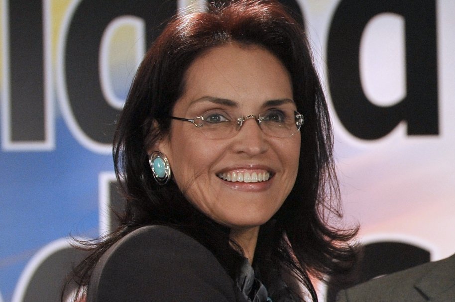 SamV1543906's tweet photo. El tal Carlos Malonso Lucio, alias "El Playboy" o " El Tumbacatre", pues ha sido pareja de varias mujeres de la politiquería colombiana. Y él ha sido guerrillero, paramilitar, mafioso, pastor evangélico, etc. Es decir, todo un delincuente polifacético. https://t.co/iehXegVgfk