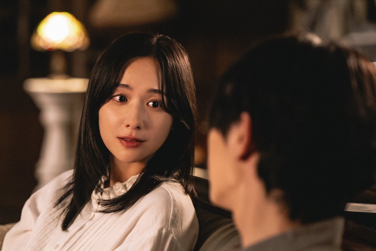 oricon's tweet photo. 【📺『一次元の挿し木』】

山田涼介＆白石聖、第1話を受けて…
コメント発表💭

“強烈”冒頭シーンに言及
「こんな罰当たりなことしていいのか…」

🔻コメント全文
https://t.co/nWBdv92vr5 https://t.co/ZjQTnRvzC5