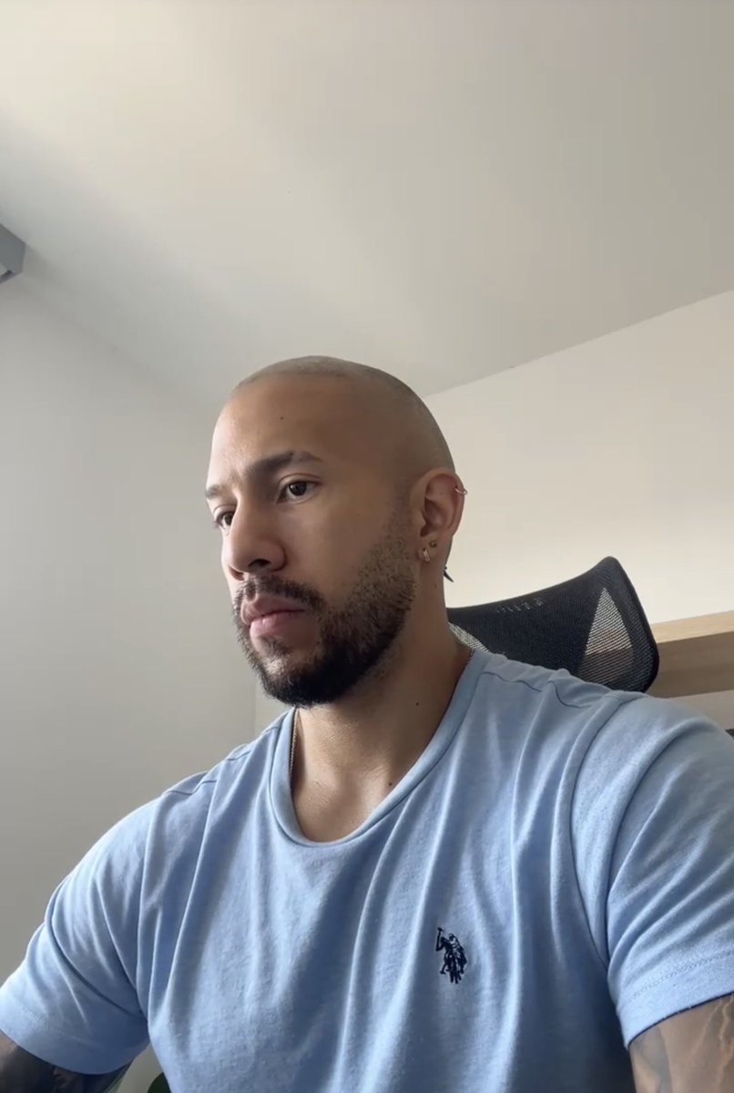 gui_snt's tweet photo. Me he vuelto adicto a @MrBigLogan. Lo sigo desde Cam4, hace como cuatro años. Su fuerza, belleza y masculinidad siguen cautivándome después de todos estos años https://t.co/0BkmcQ4bWV