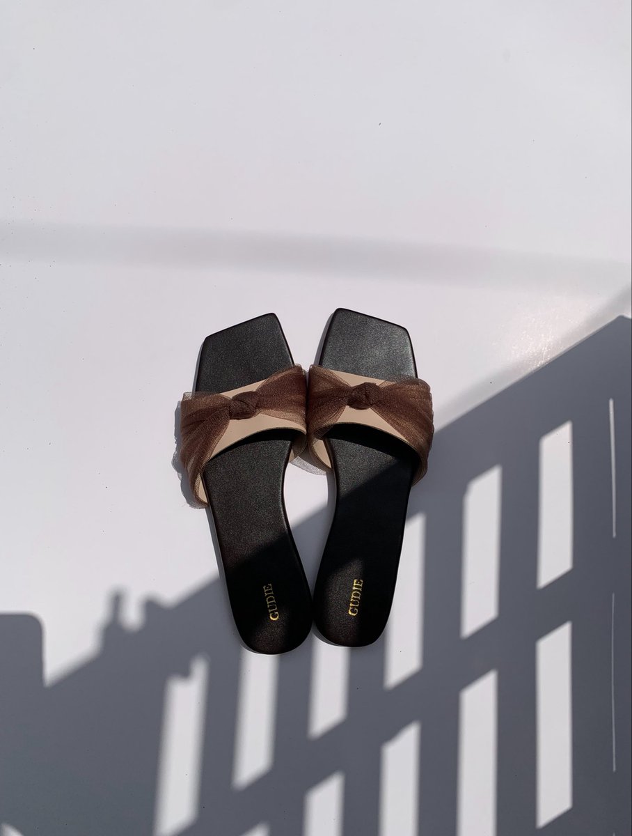 GoodnessAdeosun's tweet photo. Let’s sell 100 pairs today.
N10k each. 
https://t.co/XOka0lxFTA https://t.co/UmYRjLvsiP