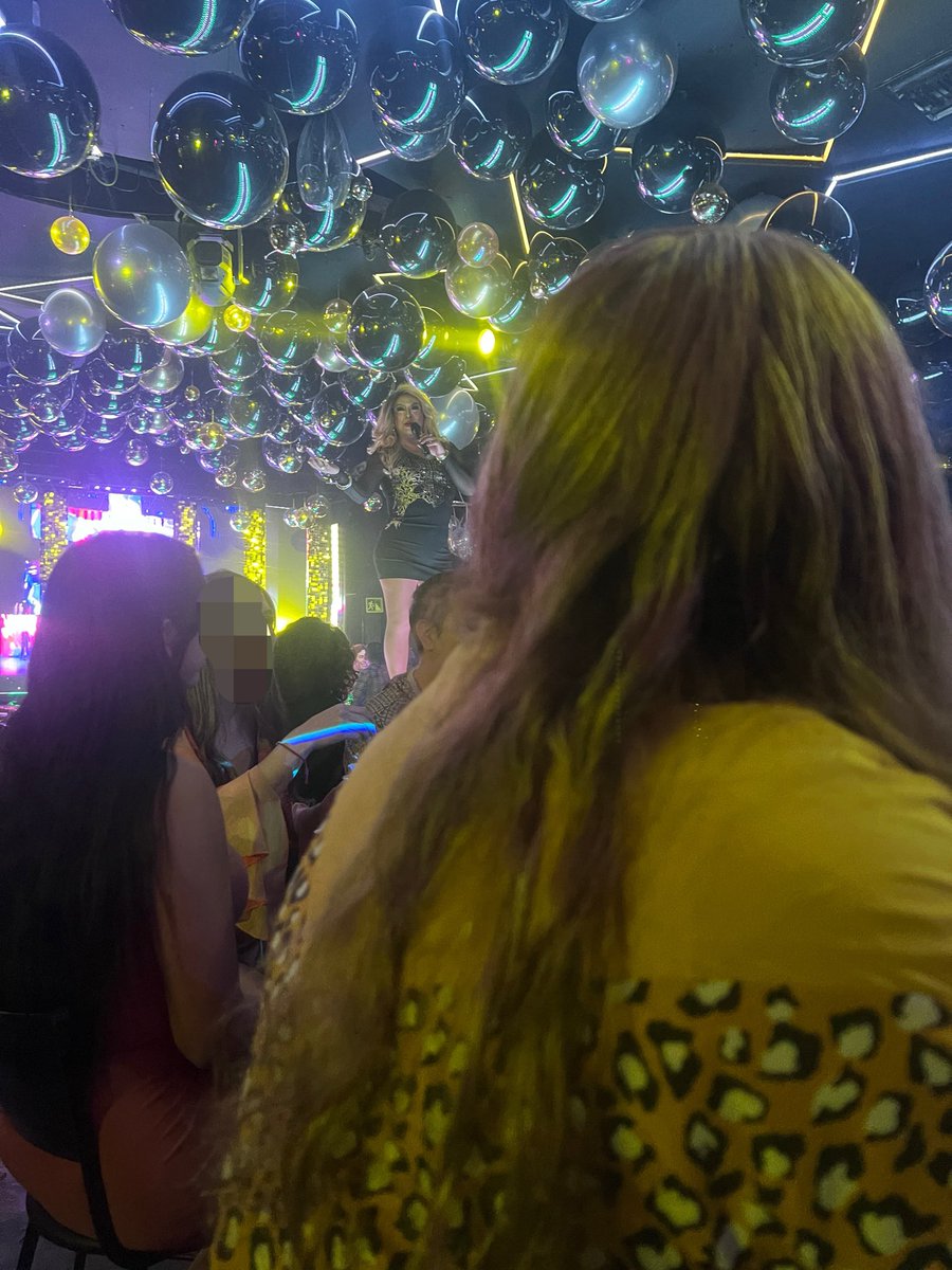 complicesmya's tweet photo. La noche de anoche en @clubeliteleon de lujo!!! https://t.co/0XyKaP8bcM