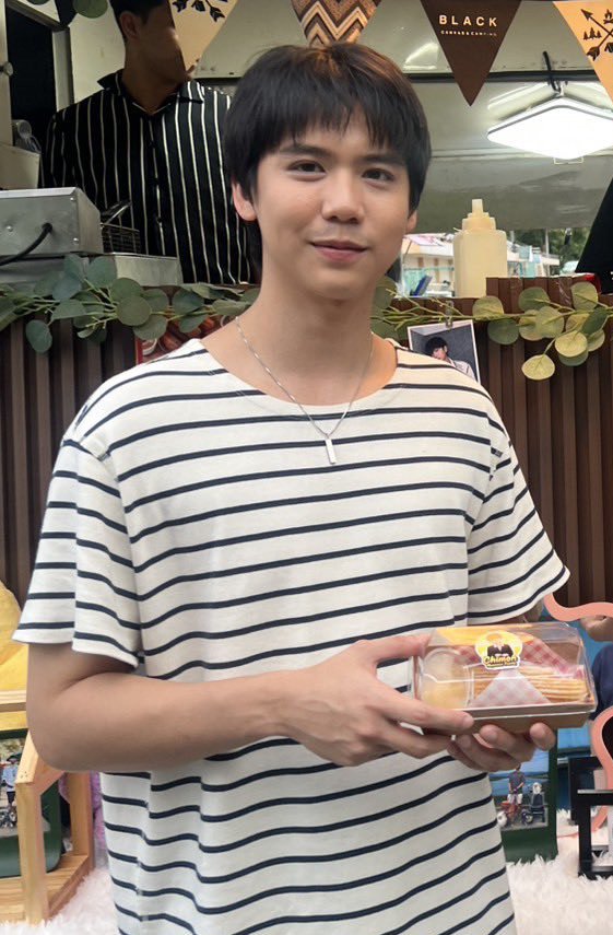 bnnhsny's tweet photo. mukanya abang kok imutt sihh🥰
fix yg jadi top nya si chimon🥰🥰❤
CHIMONSING IS THE BEST🥳
#chimonsing https://t.co/Ew0XdsBRSY