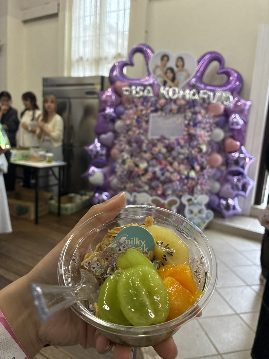 mg_xoo's tweet photo. 初びゅーふる、めっちゃ楽しかった〜！！！
憧れの菅野結以ちゃんのトークショー、細かく説明してくれるスタッフさん、皆さん笑顔で明るくて、本当に最高のイベントでした🎀💙🎀
絶対また来年も行きたい！！！ 
むんぱわ入ってよかったo,+:｡☆.*・+｡

#びゅーふる #びゅーふぇす https://t.co/fXEZEOE6at