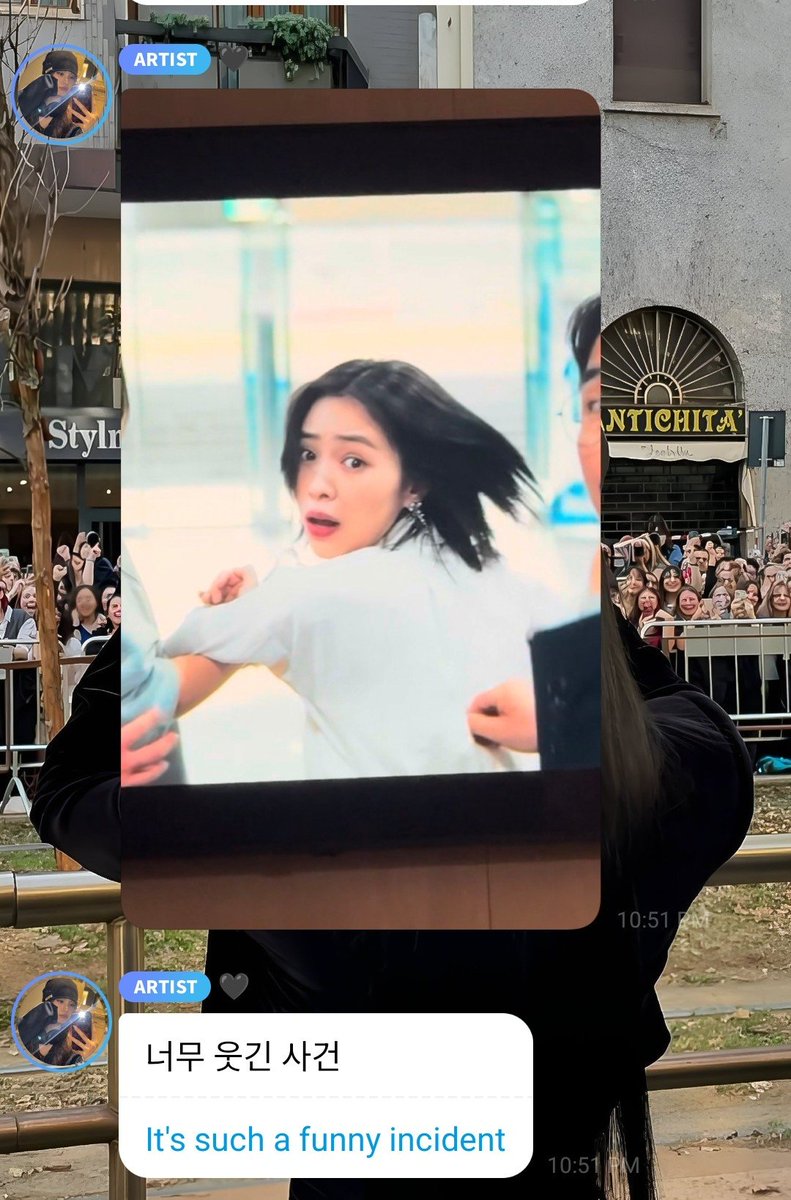 seulryeji's tweet photo. Yeji was with her mom when she saw Ryujin's cameo appearance, and they both laughed together 😆 https://t.co/IIOsC8koZd