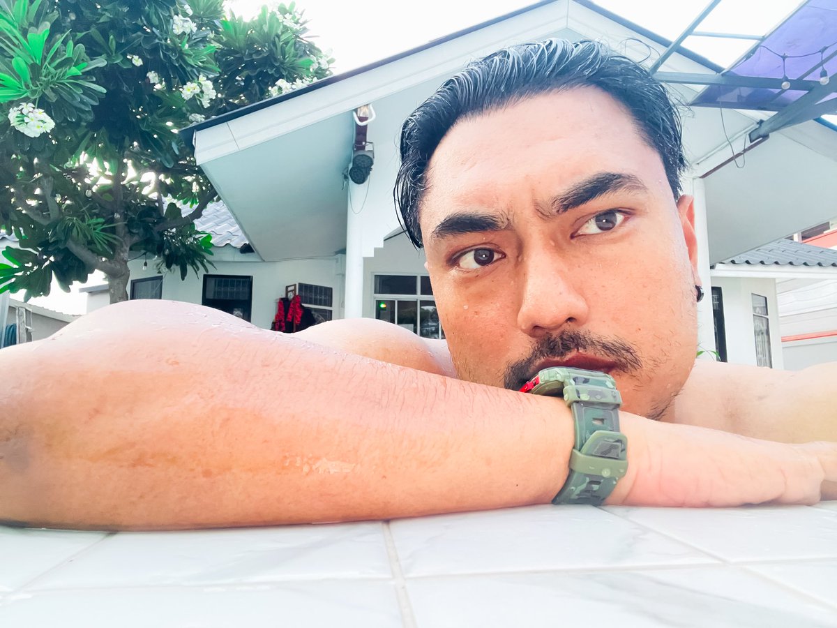 win03789's tweet photo. ไม่รู้ว่ะ หล่อเท่อยู่ !! #พัทยา https://t.co/GN3FOI6vca