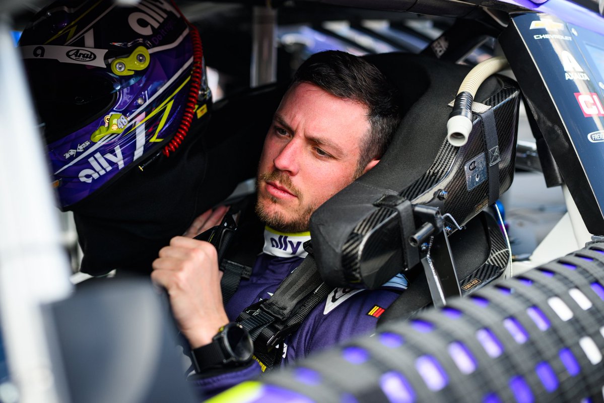 allyracing's tweet photo. Gearing up for race day from @ChicagolndSpdwy! 

Who will you be cheering on @Alex_Bowman and the #Ally48 team with? 🙌 https://t.co/YixSE42Z76