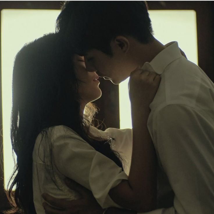 niremosi's tweet photo. Her : "aku ngambek." ㅤㅤㅤㅤHim : "dengerin dulu." https://t.co/XE2EIC6YRi
