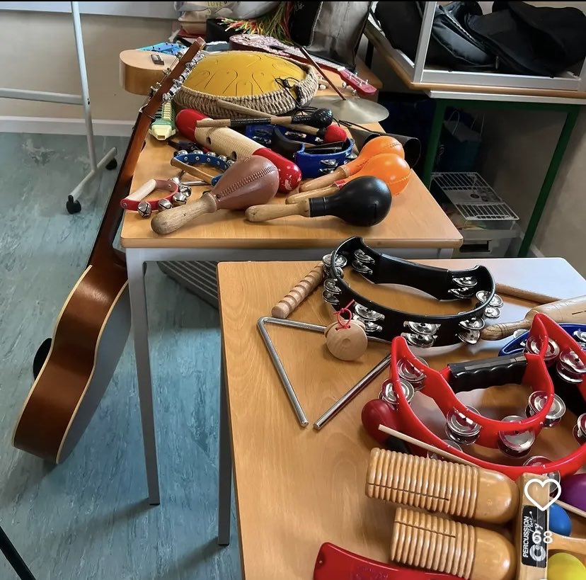 MagicofMusicIre's tweet photo. Fun times on our Face to Face teachers summer course EPV approved. Still time to book onto our online course via Kildare Education Centre which is also going really well @KECtweet #epv #musiceducation #summercourses
https://t.co/DRAUOzz0uW https://t.co/6pPKSbW9KP