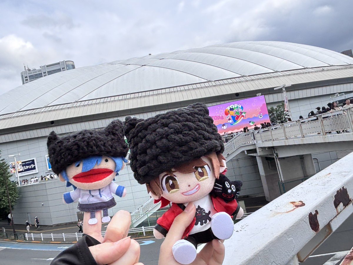 HISAmiz's tweet photo. 行ったぜ東京ドーム！！(今度は本当にドーム)
次女っ子の付き添いだけど、キヨの動画はよく観てたし、レトルトも知らなくはない。牛沢さんは知らないけど歌ウマ。ガッチマンは同世代だから親近感。
そんなにわかだけど楽しかった！！
調子はよくなかったけど体力持って良かった。 https://t.co/iQwnkZwWZO
