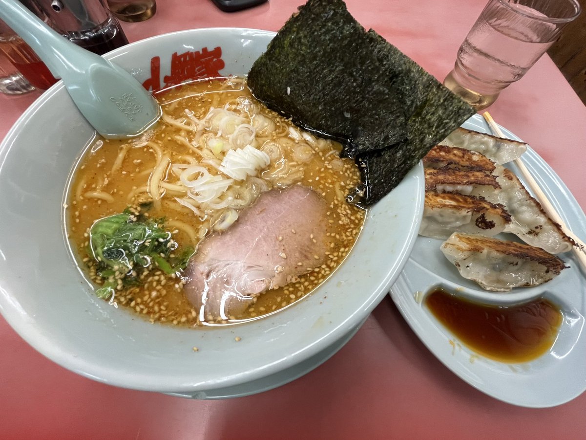 uddidifigigk's tweet photo. 山岡家行きたい食べたい食べたいいいい
一旦MAX体重から10㌔痩せる目標達成したら食べていいかな🥺 https://t.co/ARJE7Egps3