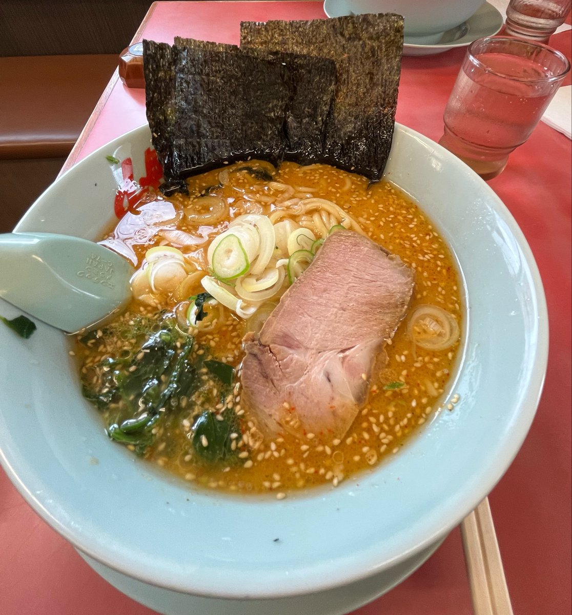 uddidifigigk's tweet photo. 山岡家行きたい食べたい食べたいいいい
一旦MAX体重から10㌔痩せる目標達成したら食べていいかな🥺 https://t.co/ARJE7Egps3