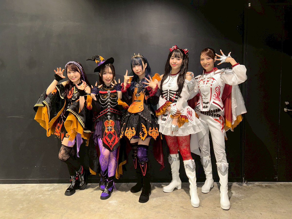 asami_manager's tweet photo. Guilty Kiss × Saint Snow TWO-MAN LIVE "VS"

会場にきてくれた皆、配信で会いにきてくれた皆、

『またあえたね❄️💙』

会場に来れなかったけど応援してくれいるファンの人にもとどくといいな！

ほんとーーにありがとうございました⛄️byｱｻﾐ
#GKSS_VS_Day1
#GKSS_VS_Day2
#lovelive https://t.co/S5dNaZIeUk