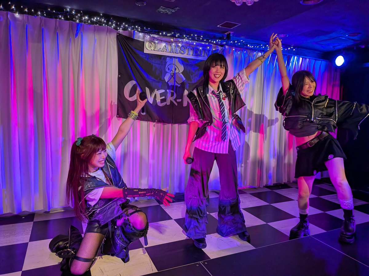 bene696969's tweet photo. O−VER−KiLL主催
SARiNA生誕祭②
普段仲良くしてるベビタンツ RED-i などでコラボステージなど
和やかな雰囲気でいい生誕祭だった
#バキル
#ベビタンツ
#REDi
#ユータ https://t.co/qgqzuF9cIW