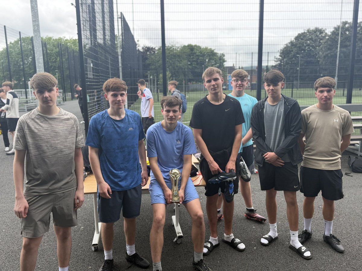 mooreholmes24's tweet photo. Well spent afternoon with young people from across East Belfast playing at Legacy Network’s “Battle of the Bonfires” football tournament. Three years now we’ve been doing this and it just gets bigger and better. Great to see young people coming together. https://t.co/hAudGYju0V