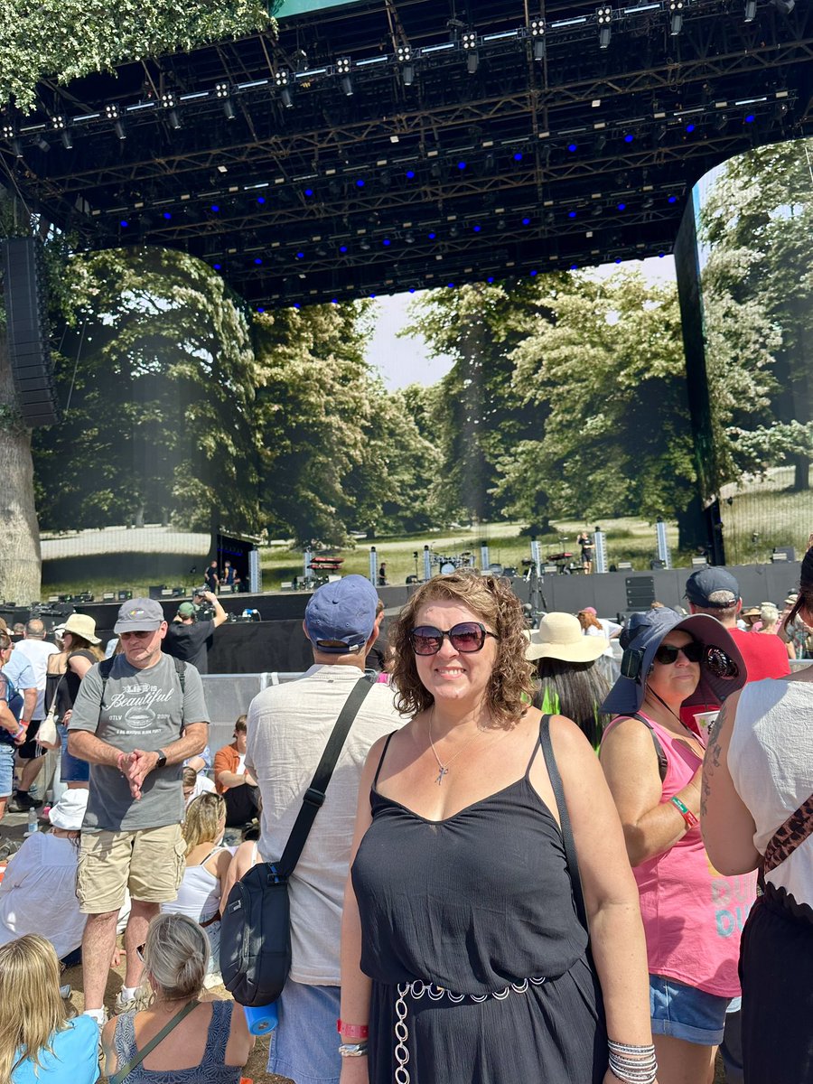 hifilounge's tweet photo. At Hyde Park today, got tix for Wendy’s Birthday,  to see Nile Rodgers and Chic to start with, then the Scissor Sisters (one of our favourite bands) with Duran Duran (Wendy’s fav) headlining.

Should be a lot fun 🕺

#duranduran #scissorsisters #nilerodgers #gig https://t.co/mvM35YQ9FA