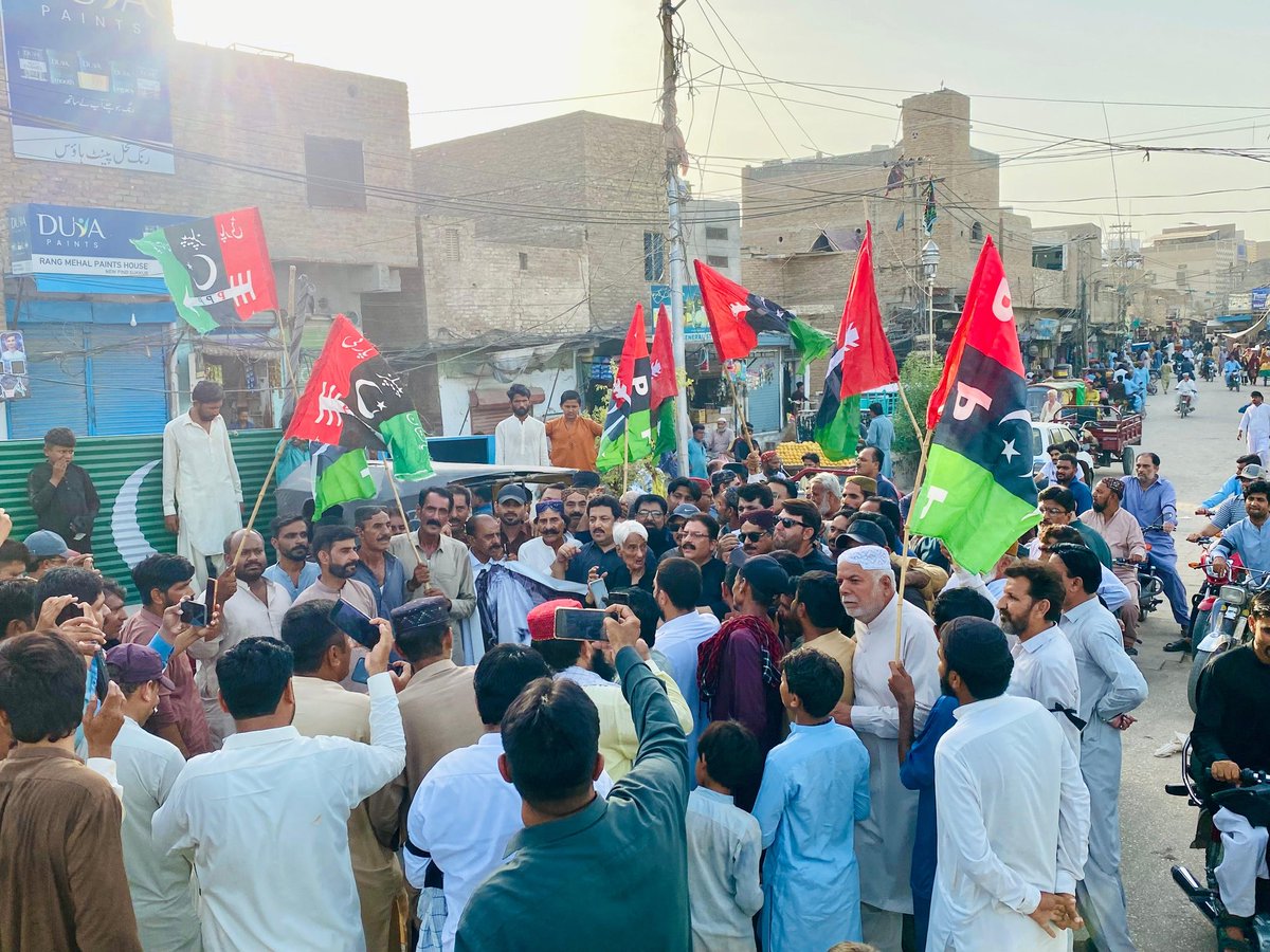 Ghazanfar_PPP's tweet photo. پاکستان پیپلز پارٹی سٹی سکھر کے زیرِ اہتمام 5 جولائی 1977 کے سیاہ دن کے موقع پر احتجاجی مارچ منعقد کیا گیا۔ شرکاء نے آمریت، غیر آئینی اقدامات اور جمہوریت دشمن قوتوں کے خلاف شدید نعرے بازی کرتے ہوئے آئین کی بالادستی جمہوریت اور عوامی حقِ حکمرانی کی بھرپور حمایت کی۔
@BBhuttoZardari https://t.co/MlNHFBCg4S