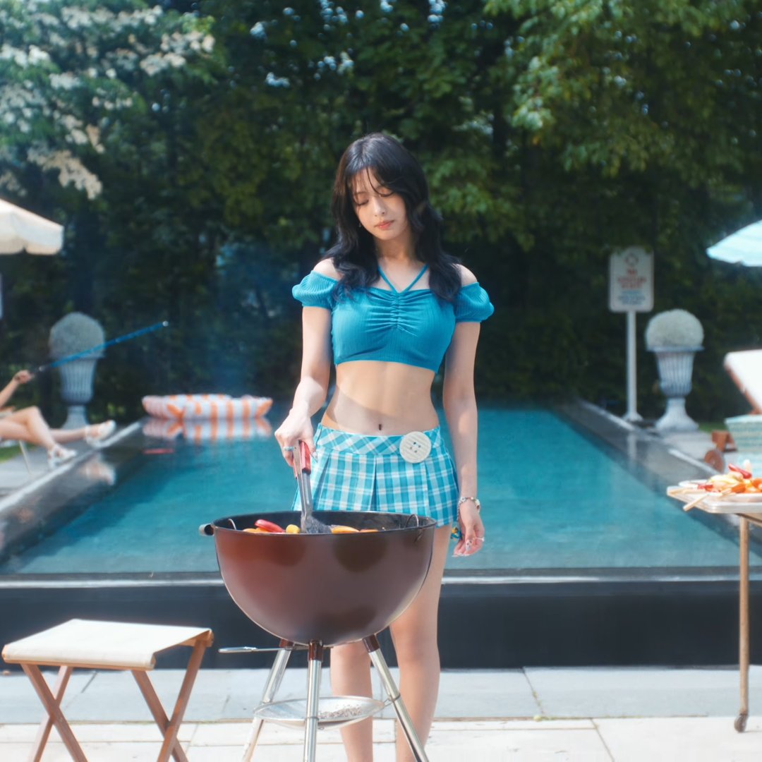 ahyeonpicture's tweet photo. ahyeon's abs 😳 https://t.co/F1dmMpOZ55