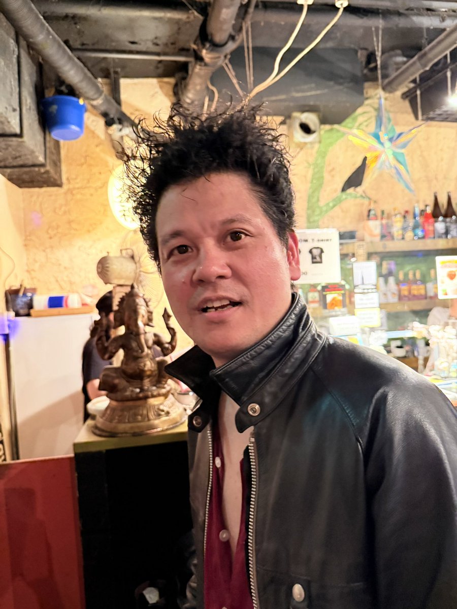 aironhed_tsujii's tweet photo. WARTライブ最高でした！タグは寿命を前借りして歌ってた！あんな魂の削り方ようするわ！死にてぇんか！その分放つ光量はとんでもないものでした！皆さんお疲れ様でした！ゆっくり休んでください！ https://t.co/gQhtZLUUCi