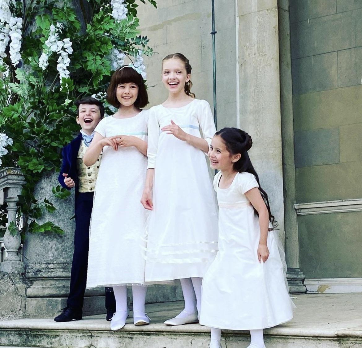 TVEnnui's tweet photo. Tiny Colin with his sisters 🥹🥹🥹 https://t.co/1RjzItAheZ