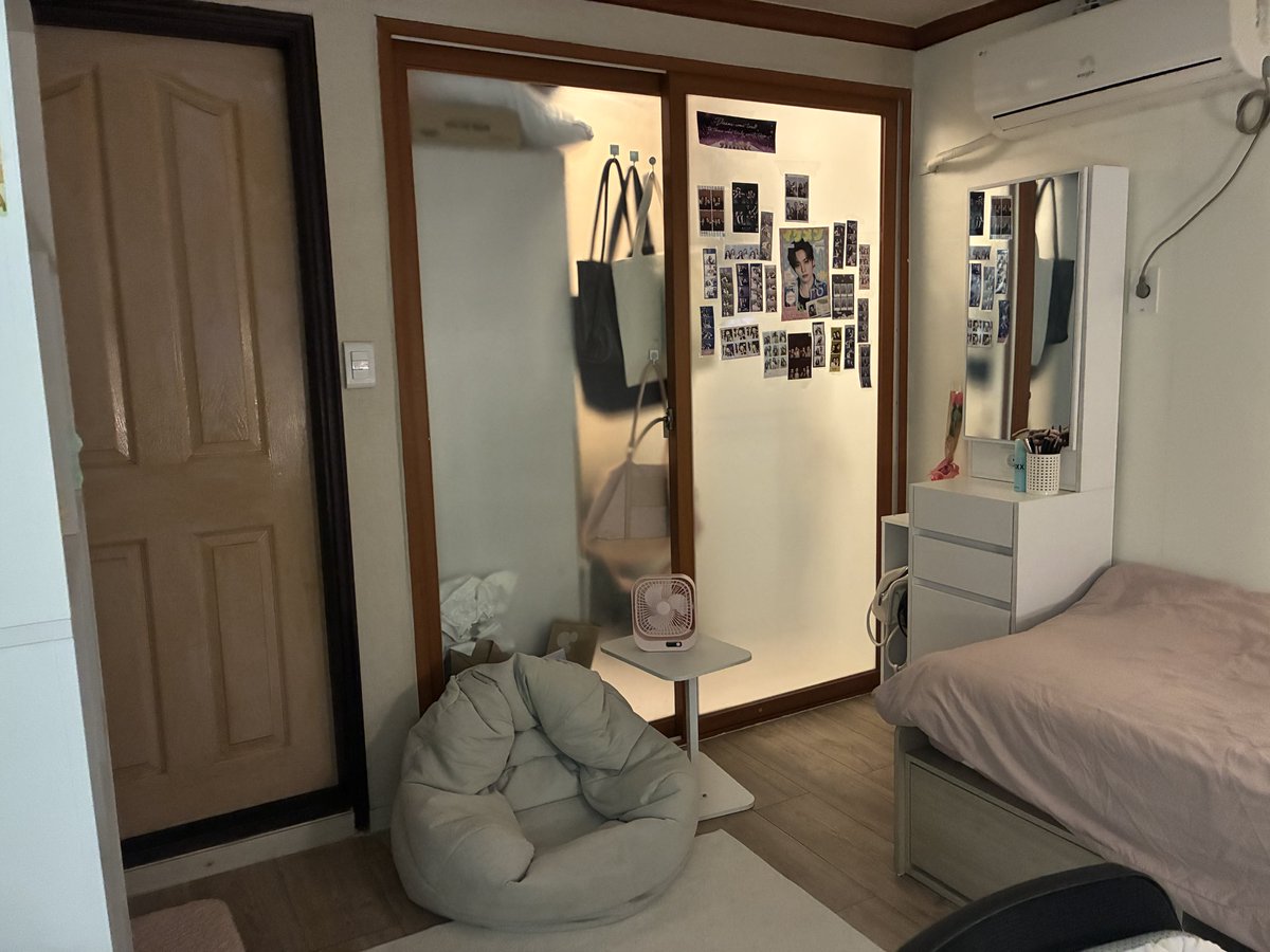 chansnewlaptop's tweet photo. Room all cleaned 🥰 https://t.co/ucG4vQ4Usp