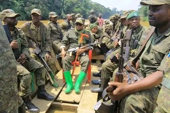 KevinFalanka's tweet photo. Ituri : Les FARDC renforcent leur présence dans le territoire de #Mambasa et sécurisent le corridor de la rivière Ituri, ancien axe de circulation des rebelles #ADF. L'armée dit vouloir consolider ses acquis et prévenir toute nouvelle infiltration. https://t.co/pERyIinD35