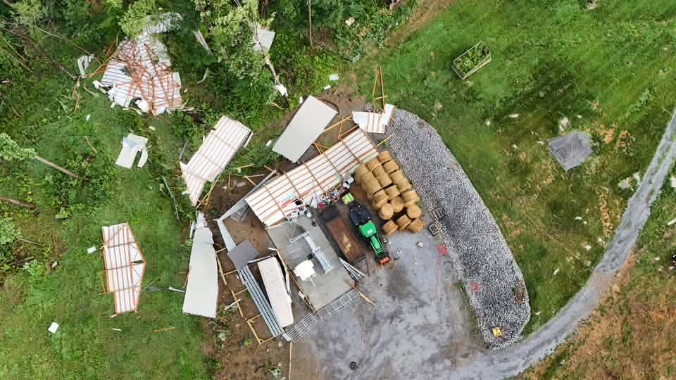 FirstWarnTRI's tweet photo. A barn destroyed from last night's severe storm in Bristol, TN.

Photo: Stacy Prince

@NWSMorristown https://t.co/fpUB2Ni25w