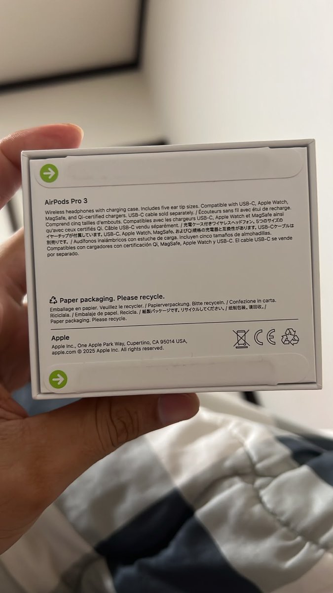 buzzypizie's tweet photo. wts airpods pro 3 masih segel lokasi pwt milik pribadi https://t.co/66Welc4vEC