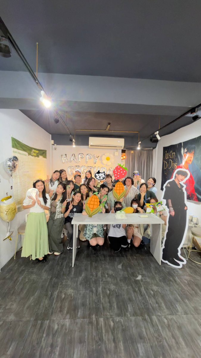 lilyenliu's tweet photo. Justin's Birthday party D2
沒有拍太多照片
今天是同樂會的氛圍
在台菲律賓A'TIN與台灣A'TIN們相聚在一起為 @justintdedios 暖壽啊
祝福我們的文青壽星開開心心繼續發光發熱揮灑才能完成自己喜歡的事物
我們下次見💚
@DaiwanATIN @ATINTaiwan_ 
#SB19 #ATINTaiwan #DaiwanATIN
#SB19_JUSTIN #HAPPYBIRTHDAY