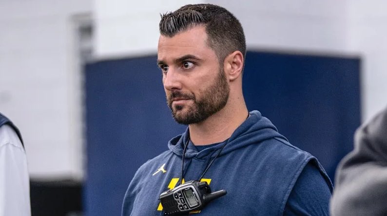 PeteNakos's tweet photo. Former Michigan assistant QB coach Josh Sinagoga has joined the Tennessee staff as a defensive assistant, sources tell @On3 and @Volquest_On3. 

https://t.co/WFmQL3gbeC https://t.co/weWiemPAqG