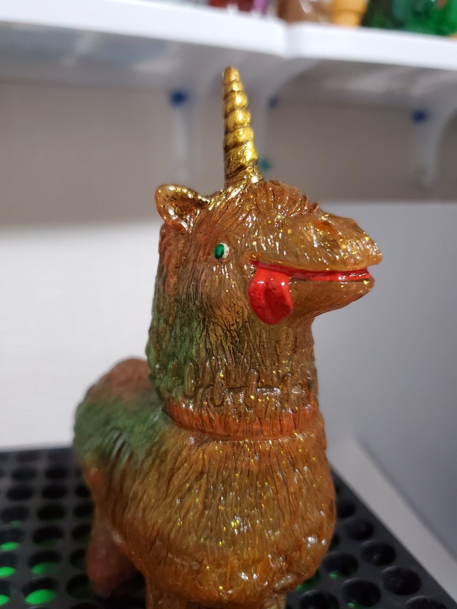 b32tiTa's tweet photo. あぁ……素敵すぎる
デザフェスの時から欲しかったもんなぁ
ジョンさんの作る顔が好きなんだよなぁ
足裏に2018って書いてある
結構前からいるんだなぁ
#oneuptoy
#アンデッディコーン
#undeadcorn
#RAMPAGETOYS
#ソフビ
#ユニコーン https://t.co/A461IkbVhG
