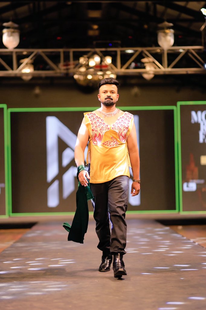 madaliramnath's tweet photo. Had the best experience in life for walking the runway #montrosefashionweek #Goa #bohmain #model #runway #malemodel #FashionableShows #fashionshow https://t.co/gCOXUbMseP