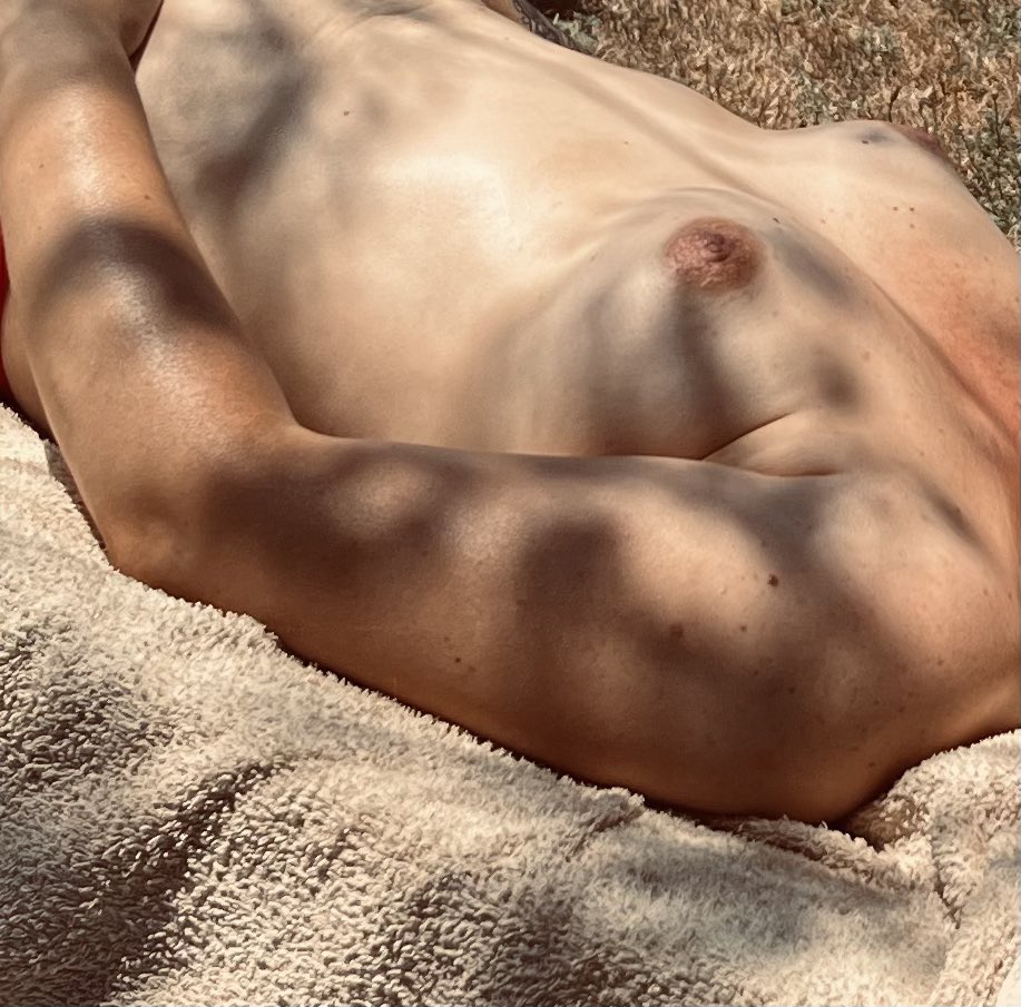 couplelife033's tweet photo. #Dimanchedouceur  ☀️☀️
Piscine, bronzette…

 Plus de médias (solo,couple), vidéo sur demande⬇️

🤩 https://t.co/uNDoGIQ9q5 🤩

@lafrancecoquine @OrgasmicGroup @Body_Art_be_fr @nofacemodele @FrancaisesSexy @PartageDefiHot @JBambassadeur @AmatriceFr @SpicyGirlsNSFW https://t.co/ogDpq8ANbj