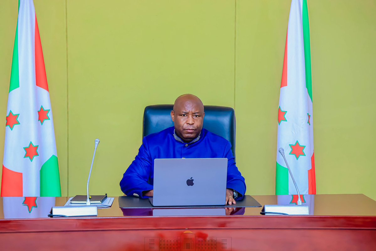 DCiza54740's tweet photo. Le Président de la République du Burundi 🇧🇮 et Président en exercice de l'@_AfricanUnion est Son Excellence @GeneralNeva
. Il est au service de la nation.
#NevaWacu @NtareHouse https://t.co/IKhaCq5all