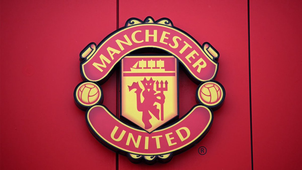 UTDAlex8's tweet photo. 🚨Peter Schmeichel on Manchester United not pursuing established stars:

🗣️Reporter: 
“Don’t you think Manchester United are missing out on world-class players?”

🗣️Peter Schmeichel: 

“No, I think this is where a proper rebuild begins. These players have already made a name for themselves, and with that comes an enormous price tag. I’m not saying they aren’t fantastic players. They absolutely are, but I don’t think that’s the smartest way to rebuild.

The real challenge is finding the next Casemiro or the next Paul Pogba before the rest of the world sees their potential. You have to identify talent early, bring them into your system, develop them, and allow them to grow into world-class players.

Look at what PSG have done with Vitinha and João Neves. They invested in young, high-potential players, trusted the process, and now they’re among the best midfielders in Europe. That’s the kind of recruitment model Manchester United should be aiming for.”