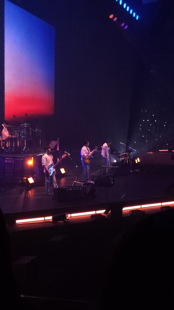 luminousdoyoung's tweet photo. since the tour concluded today, let me just say i am really happy i got to see them with my own eyes and sing together till my throat went completely dry. it was truly the most special night in my life. thank you day6 forever. please take care you yourselves.❤️
#thedecadeinmanila https://t.co/FgnHWKVAvV