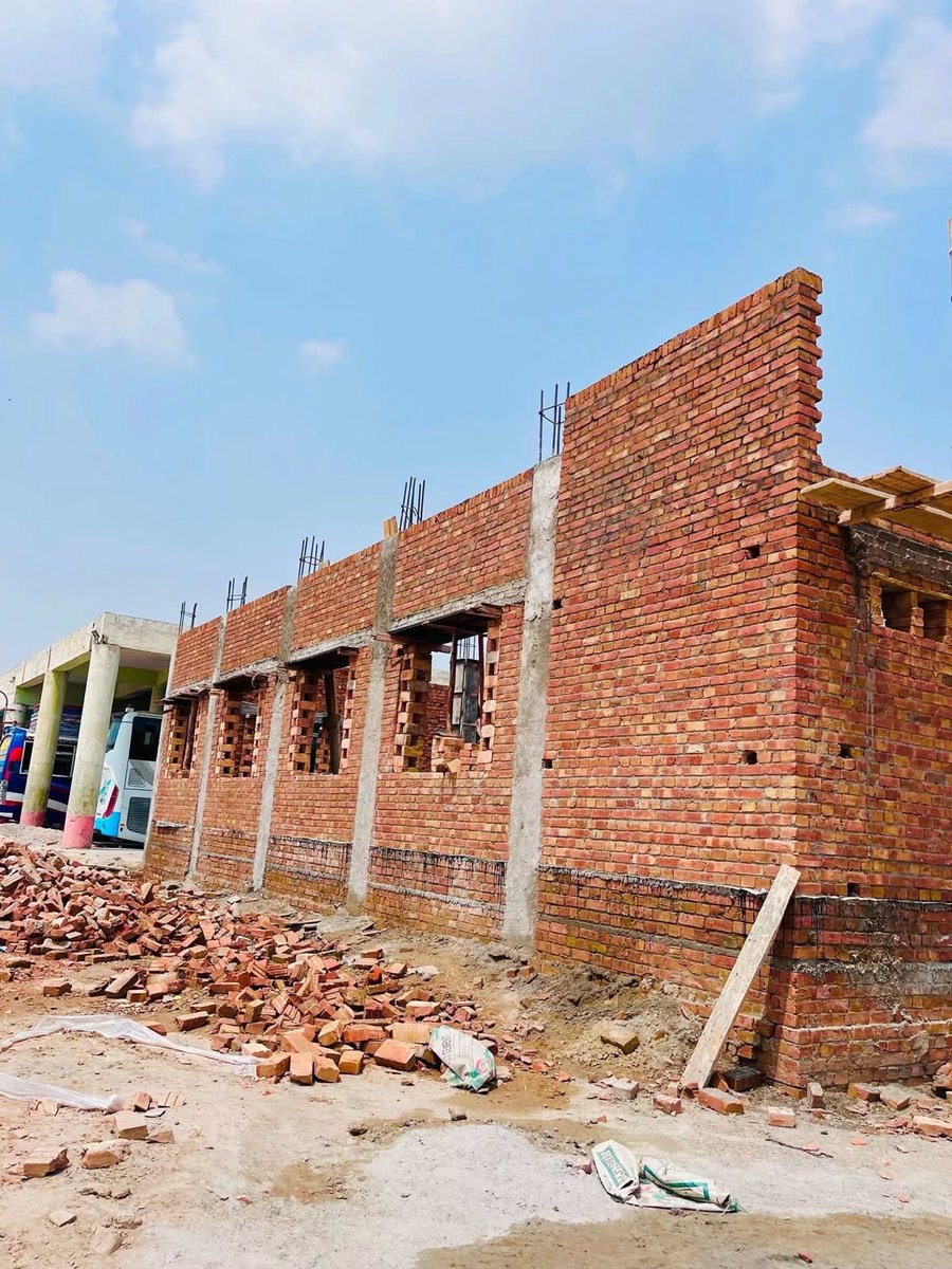 asifalidogar15's tweet photo. Layyah,s General Bus Stand being totally  revamped.Modern waiting halls for males&amp;females,additional bays,public toilets,prayer area,new sewage&amp;drainage system and modern style tuff pavement being added for public facilitation. https://t.co/jPaqru1xp6
