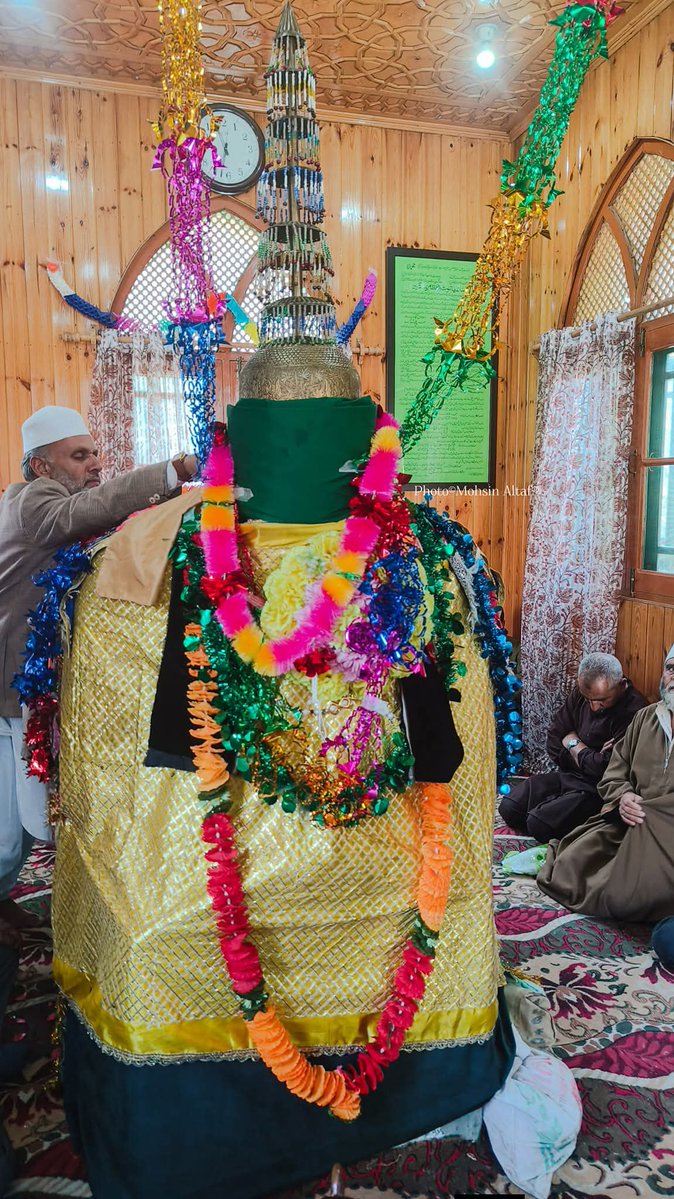 MohsinAltaf786H's tweet photo. Urs Of Sufi Poet Nyama Sahib(Alli Rehma) 
Was Celebrated Today Amid Religious Fervour and Gaiety at Baba Pora, Habba Kadal Srinagar. Hundreds Of Devotees Throgned To The Shrine and Offered Prayers Besides Taking Part In Special Gatherings. https://t.co/ITpb3pPPGJ