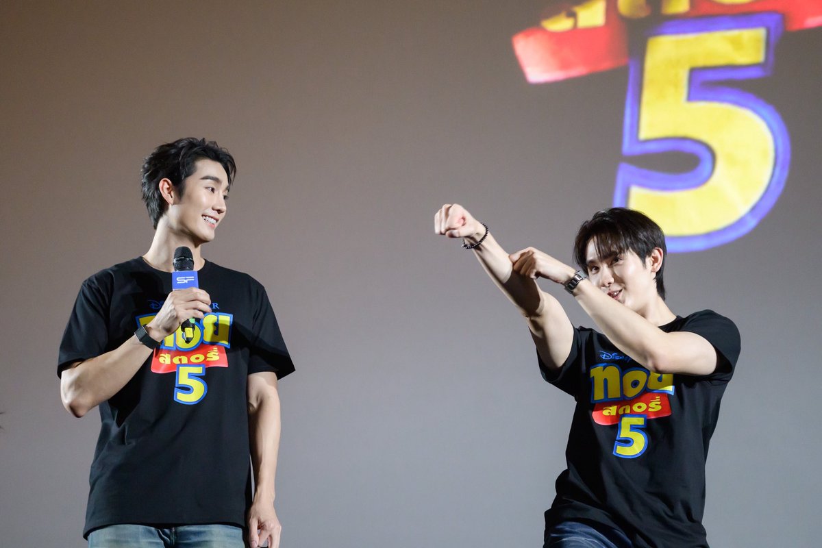 WeLoveSF's tweet photo. 🦊🍅FORCE, BOOK, TOMAFOX 
มาเสิร์ฟความน่ารักถึง เอส เอฟ
ในรอบพิเศษ #SFFriendsScreening TOY STORY 5 
ที่ SFW เซ็นทรัลเวิลด์ โรงภาพยนตร์ WORLD MAX CINEMA

📸ผู้โชคดีสามารถดาวน์โหลดภาพ GROUP PHOTO ได้ตั้งแต่วันนี้ - 11 ก.ค. 69
คลิกดาวน์โหลดภาพที่ 👉 https://t.co/QmzKvGNAFG

นโยบายข้อมูลส่วนบุคคลเพื่อการประชาสัมพันธ์
ของบริษัท ฯ 👉 https://t.co/0r6bllYIvm

เงื่อนไขเป็นไปตามที่บริษัทฯ กำหนด

FORCEBOOK MAFOX TOYSTORY5

#SFxForceBookTomafox
#fforce_ #kasibook #TOMAFOX 
#SFxToyStory5
#ดูToyStory5ที่SF
#SFcinema 🍿❤