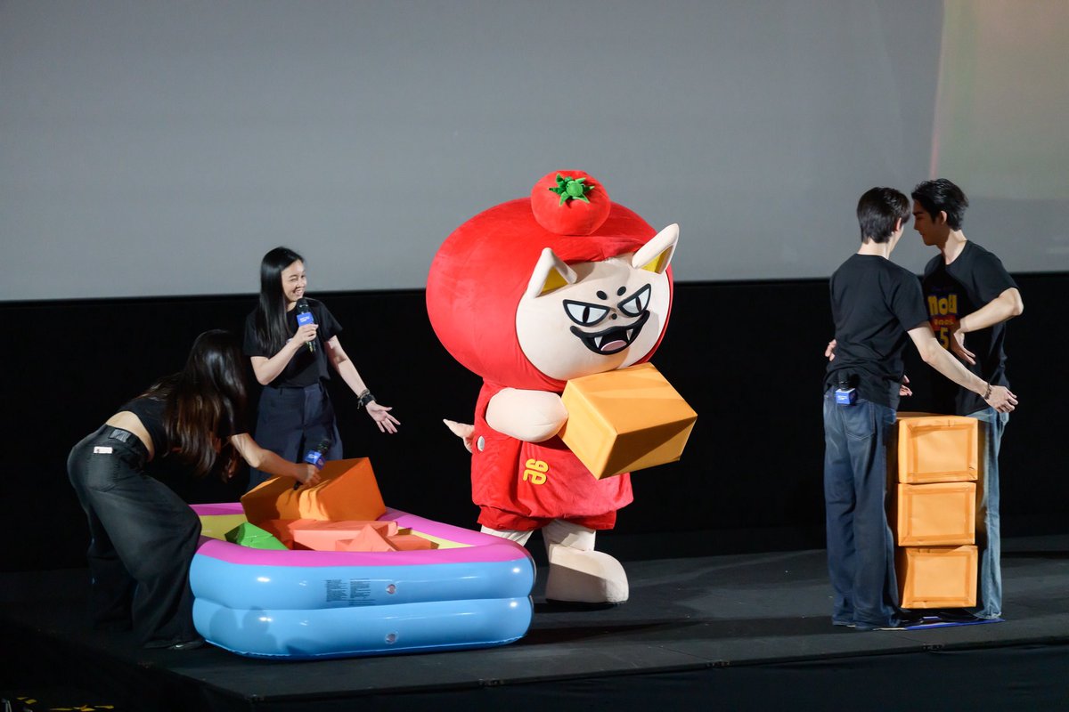 WeLoveSF's tweet photo. 🦊🍅FORCE, BOOK, TOMAFOX 
มาเสิร์ฟความน่ารักถึง เอส เอฟ
ในรอบพิเศษ #SFFriendsScreening TOY STORY 5 
ที่ SFW เซ็นทรัลเวิลด์ โรงภาพยนตร์ WORLD MAX CINEMA

📸ผู้โชคดีสามารถดาวน์โหลดภาพ GROUP PHOTO ได้ตั้งแต่วันนี้ - 11 ก.ค. 69
คลิกดาวน์โหลดภาพที่ 👉 https://t.co/QmzKvGNAFG

นโยบายข้อมูลส่วนบุคคลเพื่อการประชาสัมพันธ์
ของบริษัท ฯ 👉 https://t.co/0r6bllYIvm

เงื่อนไขเป็นไปตามที่บริษัทฯ กำหนด

FORCEBOOK MAFOX TOYSTORY5

#SFxForceBookTomafox
#fforce_ #kasibook #TOMAFOX 
#SFxToyStory5
#ดูToyStory5ที่SF
#SFcinema 🍿❤