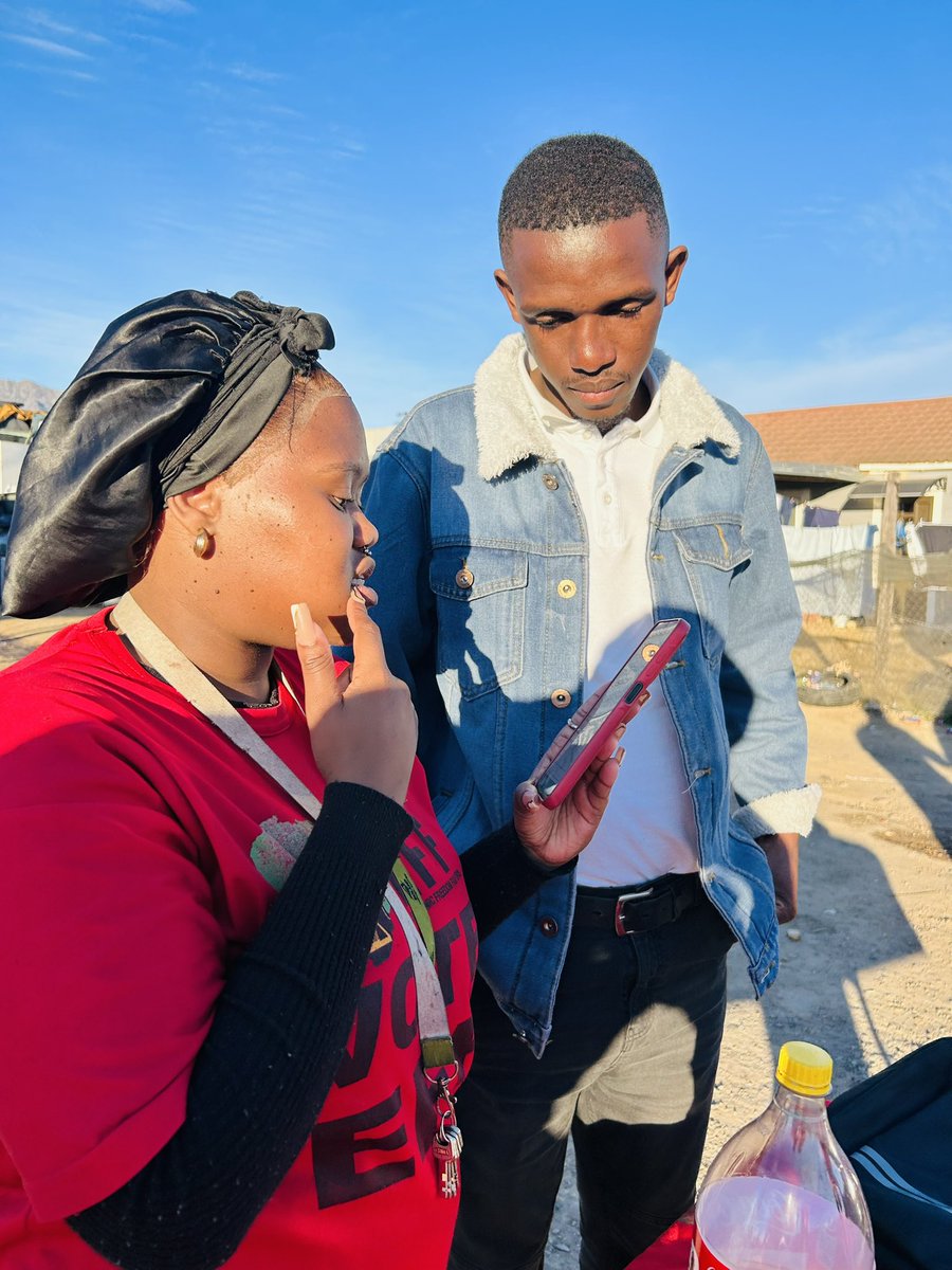 EFFDrakenstein's tweet photo. ♦️ in pictures ♦️

Ward 16 Mass voter registration campaign 

#Lets register to VOTE for @EFFSouthAfrica @EFFWesternCape_ 

#votamntuomtsha https://t.co/tzFRrDeBPf