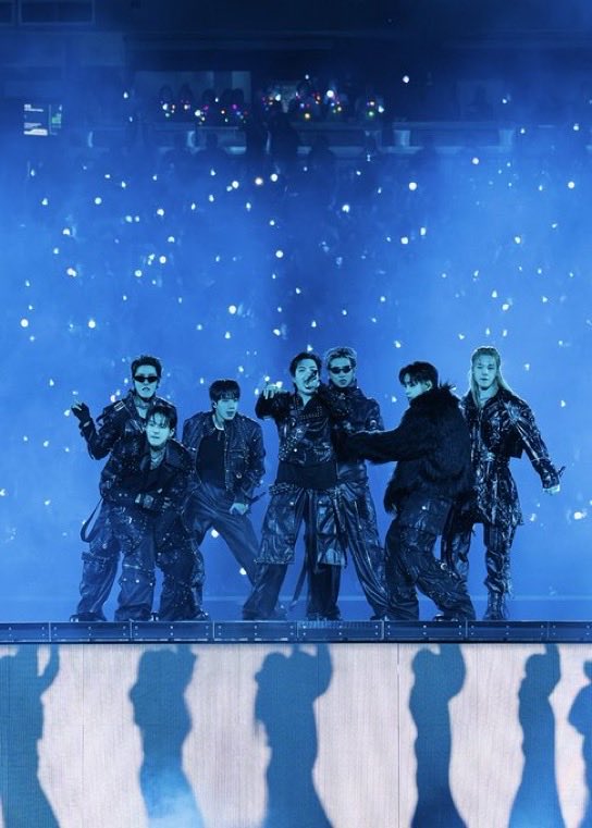 brunochari37318's tweet photo. The only songs by K-pop acts 'ORGANICALLY' charting on both the Global Spotify chart and the 'real' Apple Music Global chart currently:

1. SWIM #BTS
2. ICONIC BY MISTAKE #LESSERAFIM #KATSEYE #ILLIT
3. Golden #HUNTR/X 
4. It's Me #ILLIT https://t.co/rJqz9ecic1
