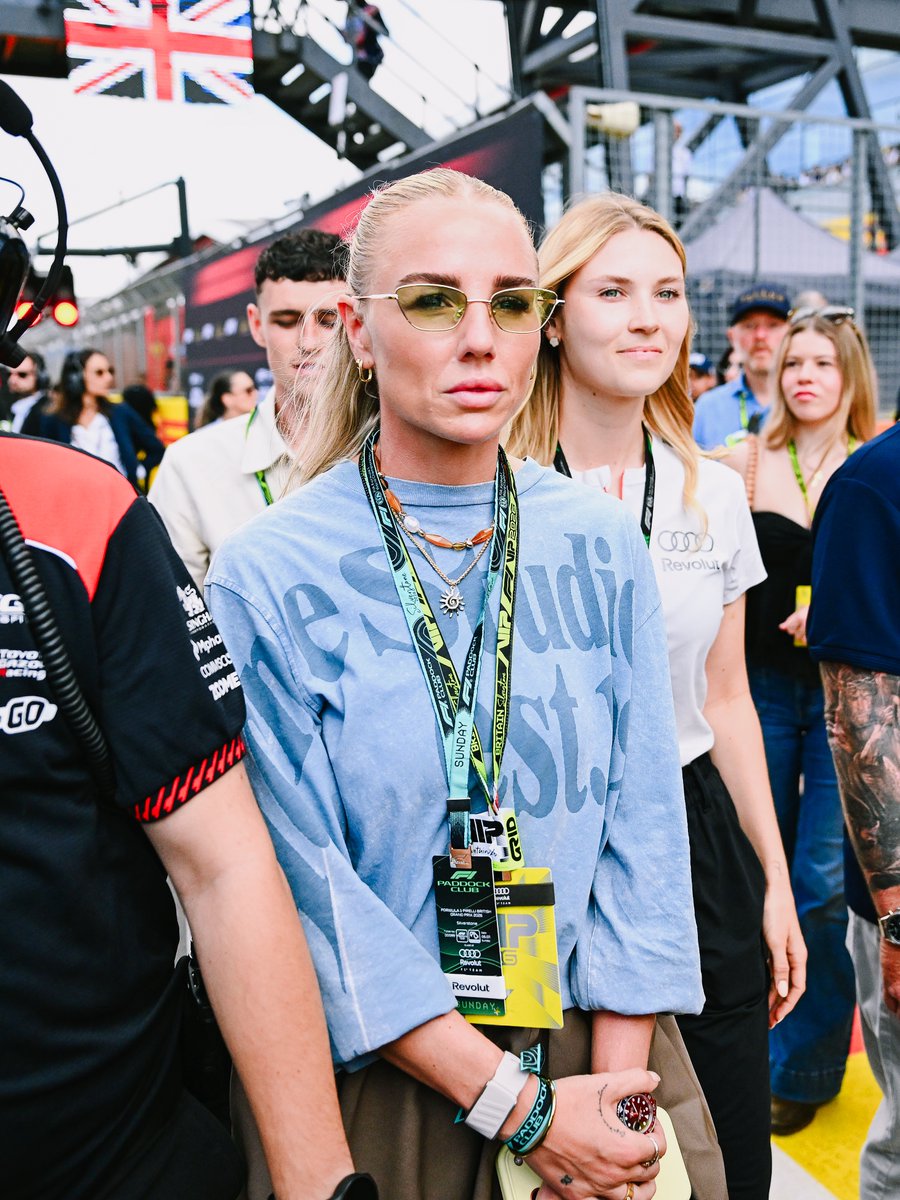 ManCity's tweet photo. At the @F1 🏎️ https://t.co/GjzUsLDpqP