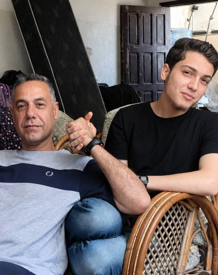 TvTvpeace's tweet photo. Alerte : Le Dr Hussam Abu-Safeia, directeur de l’hôpital Kamal Edwan, est en train d’être tué à petit feu par les terroristes israeliens.
Ils sont tout simplement en train de le tuer et le monde se tait ! https://t.co/uAwac0LSXW