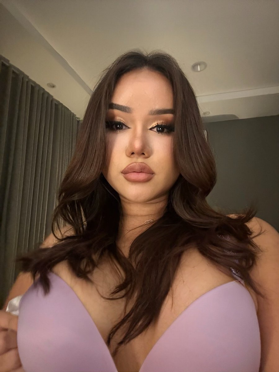 caexlle's tweet photo. #ladyboy_both_in_Riyadh
#ladyboy_saudi  
#ladyboy_riyadh https://t.co/nKlN9C9hMj