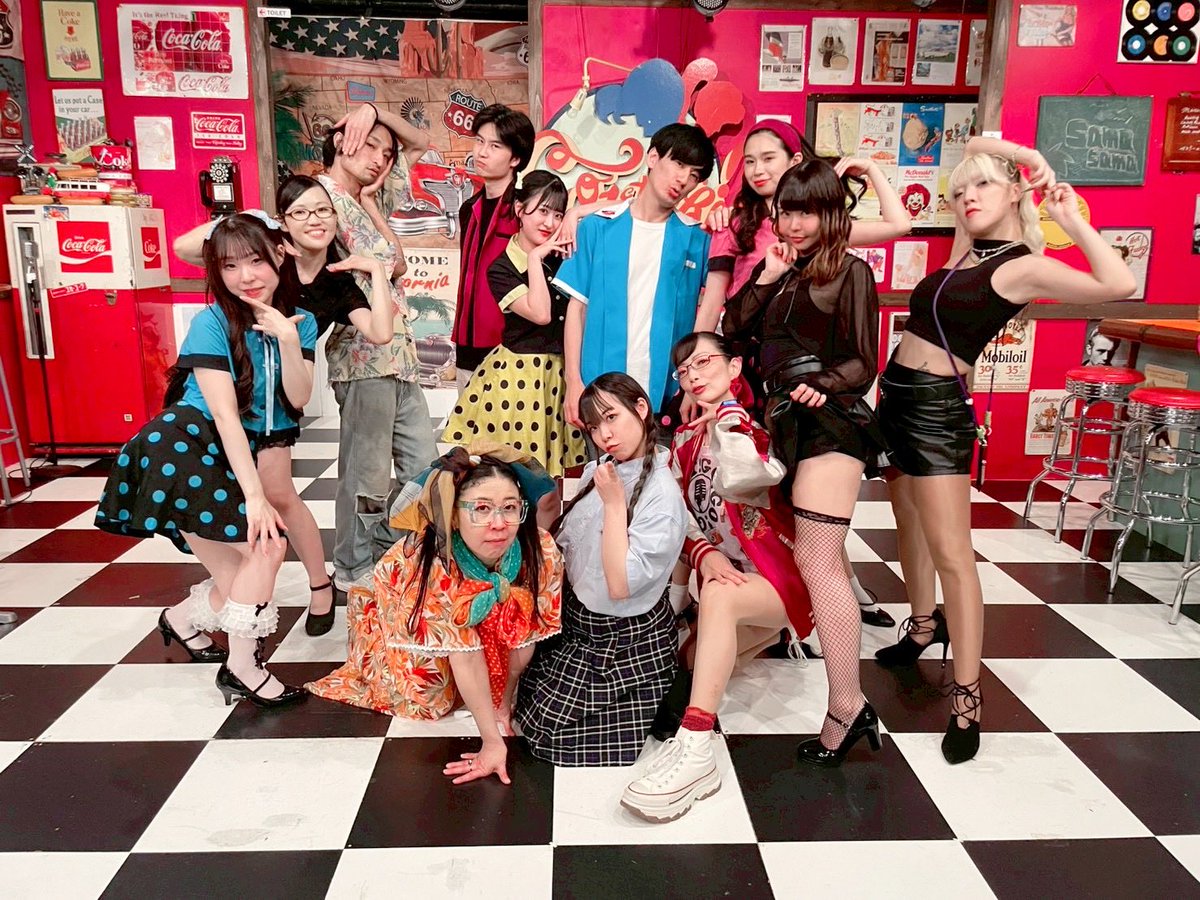 8ma7wish's tweet photo. #栗JET   B班  4公演目🍯⚡️

ご観劇、ありがとうございました⭐️* :ﾟ

自分の歌を、ダンスを、お芝居を
観ていただけることに

お芝居を通して
皆さんとお会いできることに

本当に元気をいただいております(*´◒`*)

明日は千穐楽

最後まで
全力でアイドルしてきますっ🎀
https://t.co/b6zwaDgAWC https://t.co/MnofalYf3S